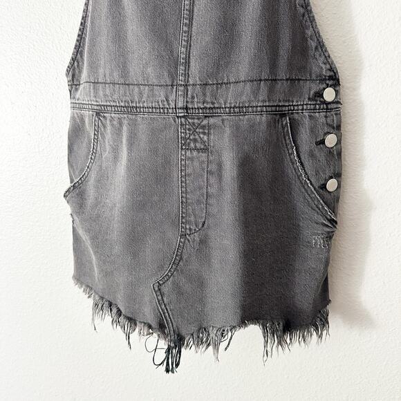 Free People Torn Up Mini Black Mini Denim Skirt Overalls Women's Size 6 - Picture 4 of 11
